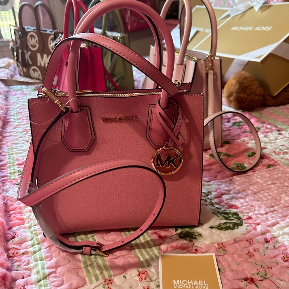 New!! Michael Kors small Crossbody in Carnation pink!! Super Cute!!